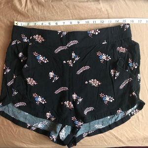 EXPRESS floral black flowy lounge shorts M